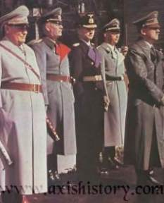 [Die Oberbefehlshaber der vier Waffengattungen: Gring 
(Luftwaffe) Keitel (Heer) Dnitz (Marine) Himmler (SS und Ersatzheer)]