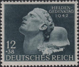 [Briefmarke zum Heldengedenktag 1942 nach einer Plastik von Paul Bronisch]