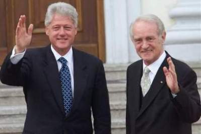 [Gut geblasen ist halb gewunken: Billiboy Clinton (links)]