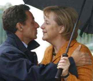 [Küsse unter'm Regenbogen - Sarkozy mit Sarah Sauer, die 40 Millionen Muslime nach Europa holt]