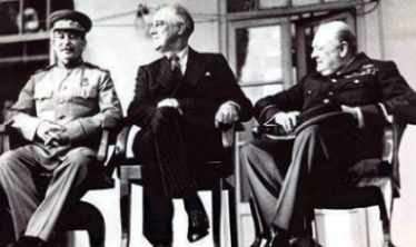 [Roosevelt mit Stalin und Churchill auf der Konferenz von Tähran]